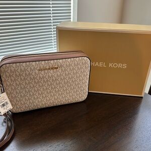 NWT Michael Kors Jet Set Large Printed Logo Crossbody Bag